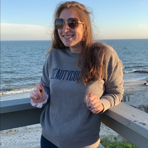 Hello hello there! All about me! - Picture 2 of 5